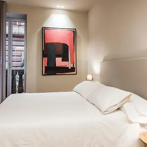 ferrini-home-piazza-trento.taorminaitalyhotels.com/